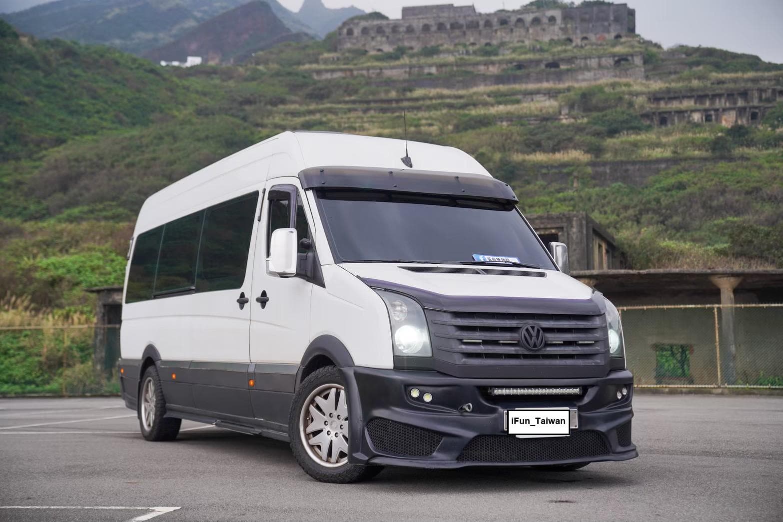 8 座 VIP 保姆車 VW Crafter VIP / Hyundai Staria